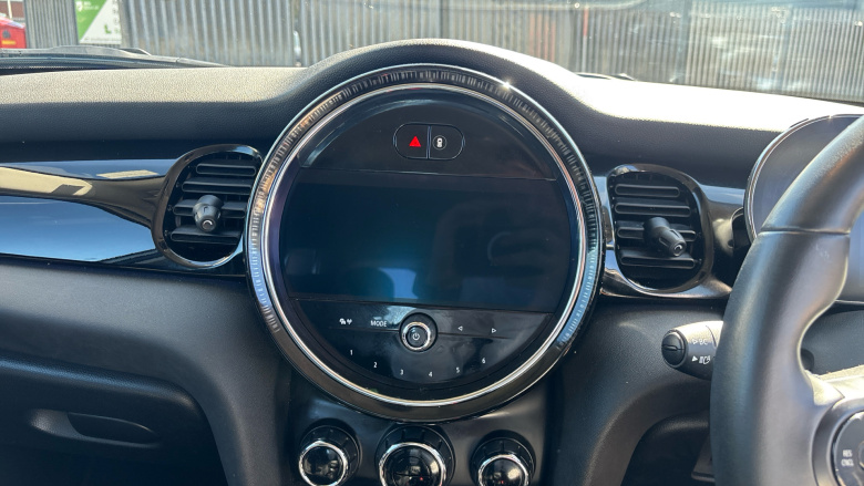 MINI Hatchback 1.5 Cooper Classic Premium 5dr Auto Petrol Hatchback